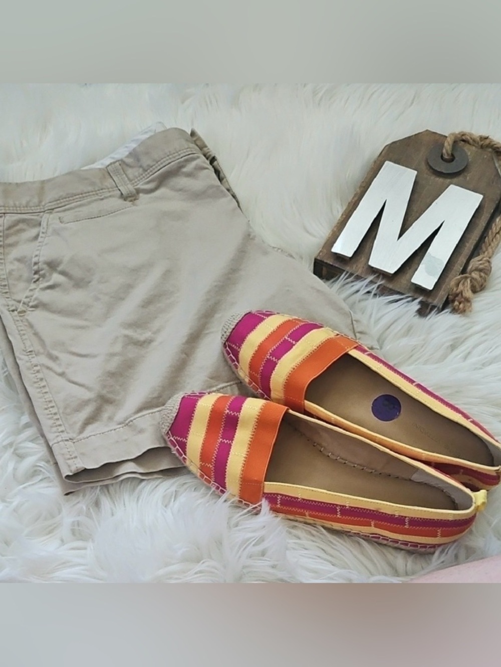 Old Navy Perfect 5” Khaki Shorts